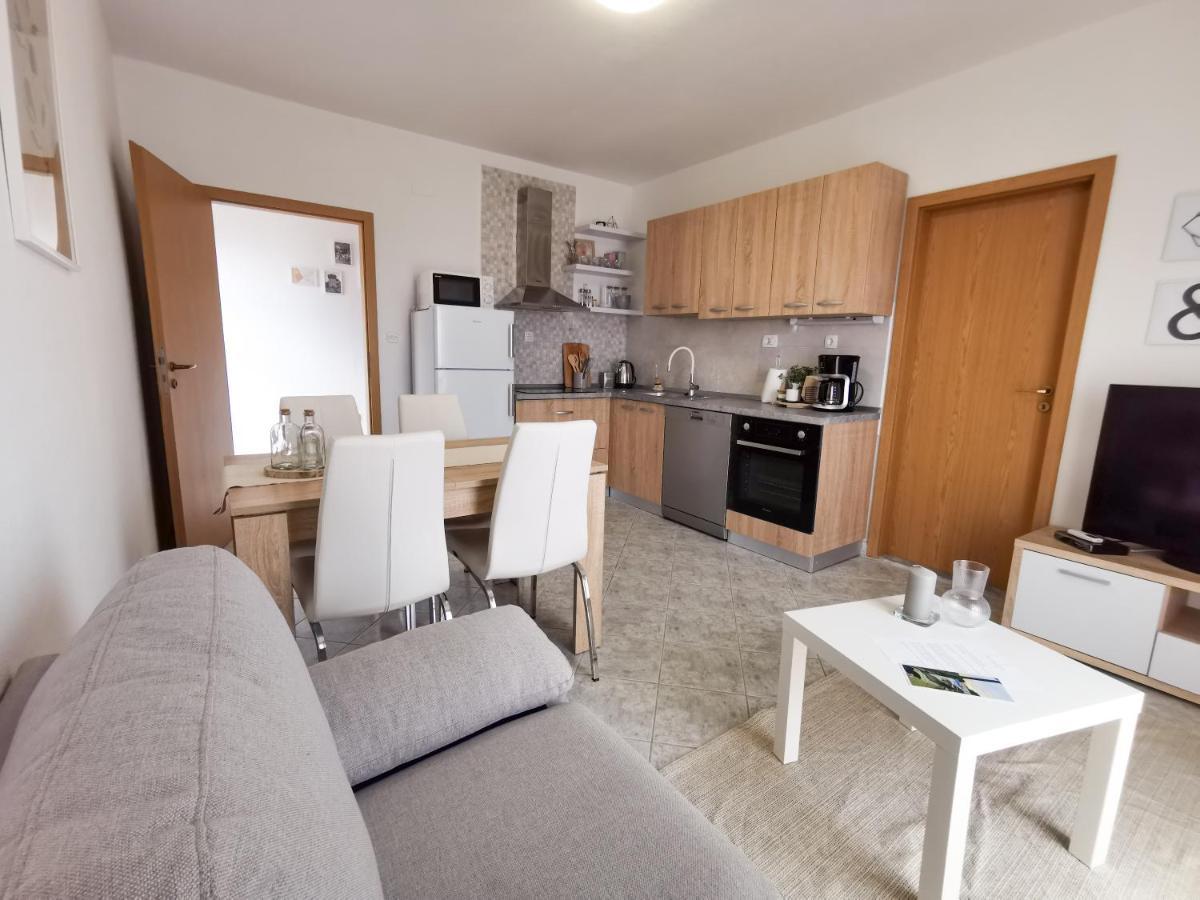 A4 Apartmani Kevic Kaštela Exterior foto
